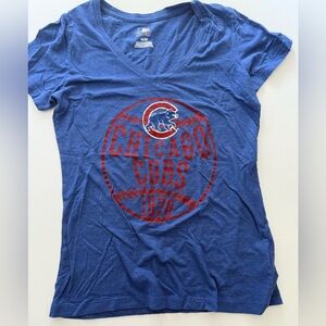 Chicago Cubs M Blue Red Baseball Graphic T-Shirt V-Neck